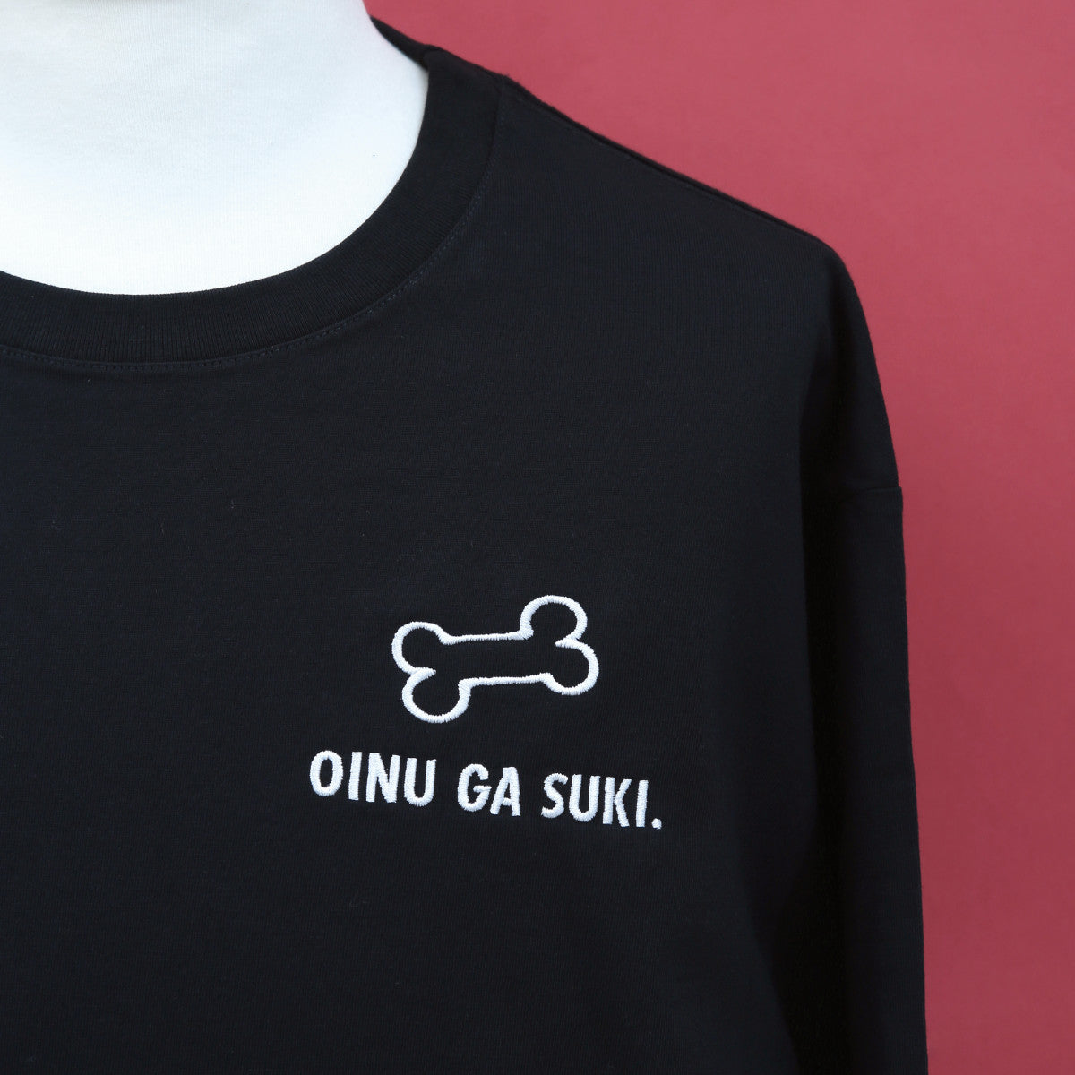 ふりかえりシュナウザーの黒いTシャツ