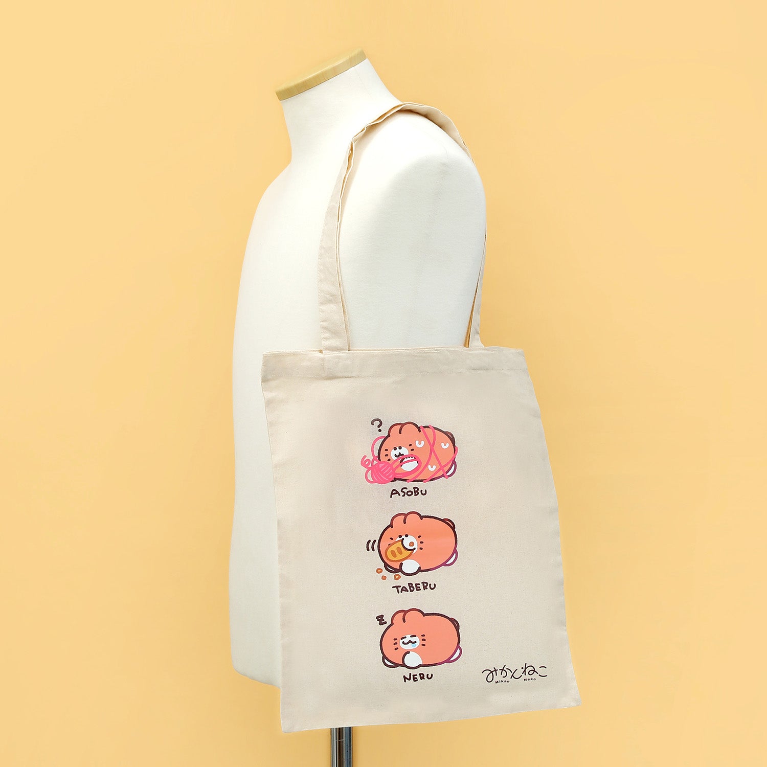 みかんねこトートバッグ「あそぶ たべる ねる」 トートバッグ - きのこ